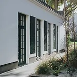 Biblio Aparthotel
