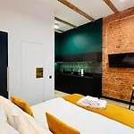 Biblio Aparthotel 3*