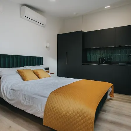 Biblio Apart-hotel *
