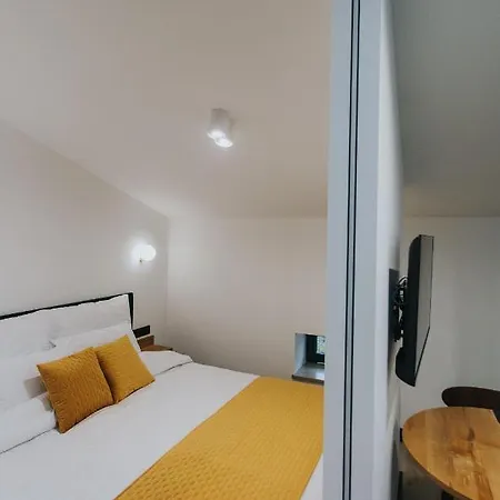 Hotel apartamentowy Biblio 3*