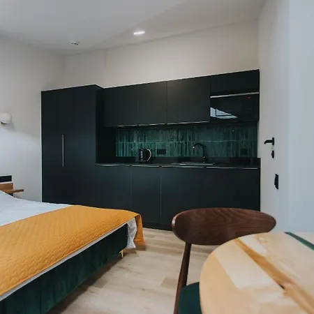 Biblio Hotel apartamentowy 3*