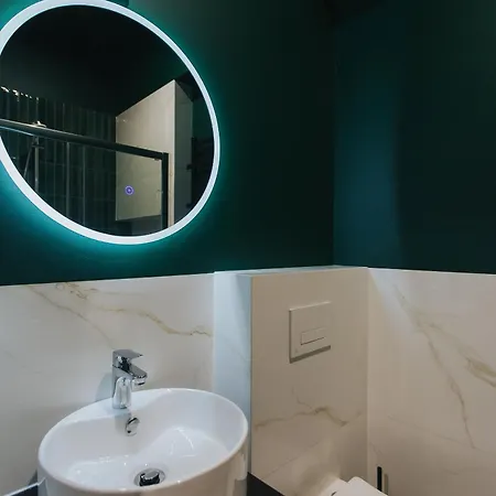 Biblio Hotel apartamentowy 3*