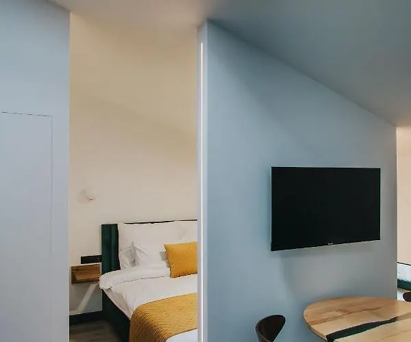 Biblio Apartahotel 3*