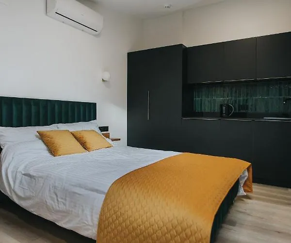 Biblio Apartahotel 3*