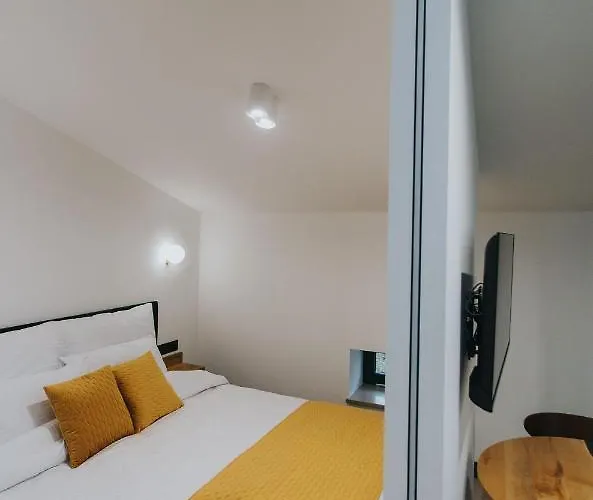 Apartahotel Biblio 3*